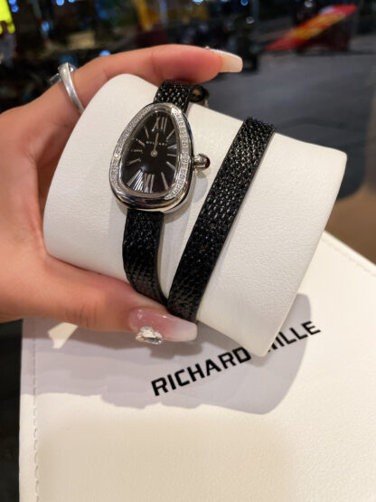Bulgari snake-shaped personalized watch - Image 3