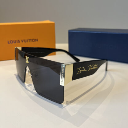 LOUIS VUITTON Fashion Sunglasses - Image 4