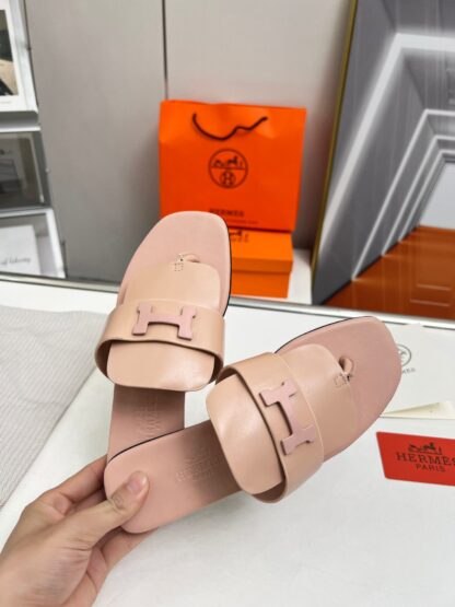 Hermès spring and summer pink apricot daily home travel vacation essential slippers - Image 2