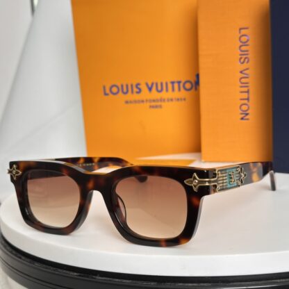 LOUIS VUITTON Fashion Sunglasses - Image 4