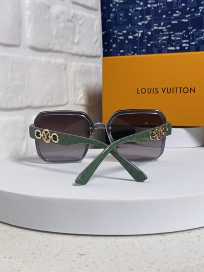 LOUIS VUITTON Fashion Sunglasses - Image 4