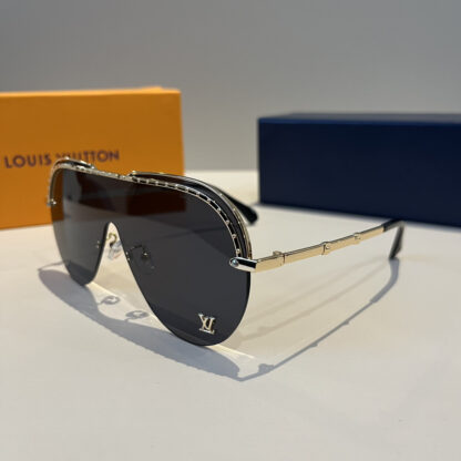 LOUIS VUITTON Fashion Sunglasses - Image 4