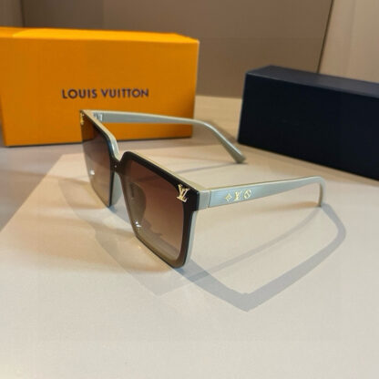 LOUIS VUITTON Fashion Sunglasses - Image 4