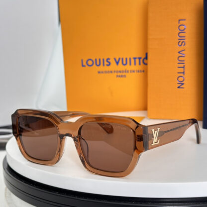 LOUIS VUITTON Fashion Sunglasses - Image 4