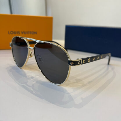LOUIS VUITTON Fashion Sunglasses - Image 4
