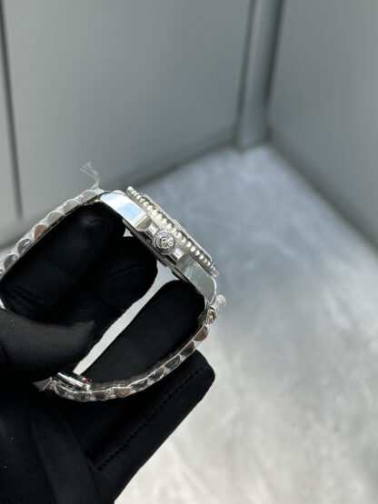 Rolex gmt with grey and Black bezel - Image 3