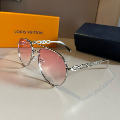 LOUIS VUITTON Fashion Sunglasses - Image 5