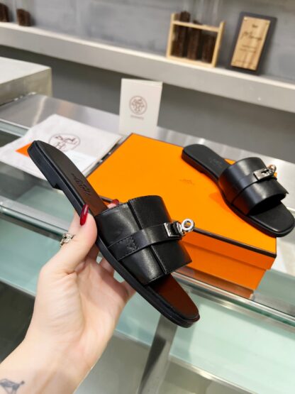 Hermès early spring new black handmade leather slippers - Image 3