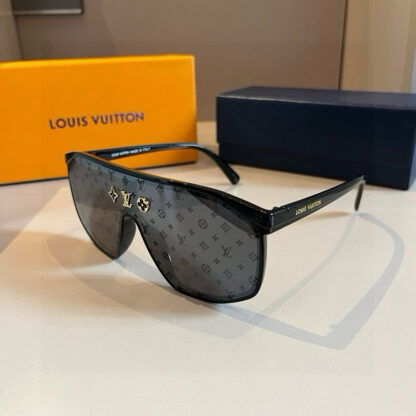 LOUIS VUITTON Fashion Sunglasses - Image 4