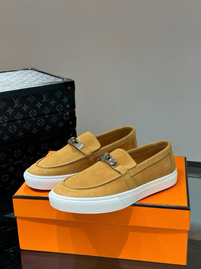 Hermès Classic Men's Apricot Soft and Durable Loafers - Image 3