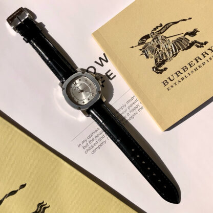 Burberry Quartz Women's Watch - Image 3