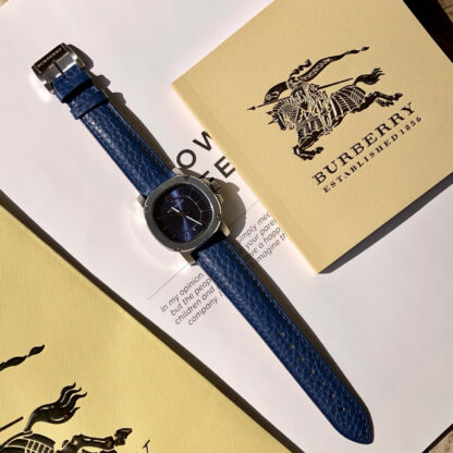 Burberry Quartz Women's Watch - Image 3