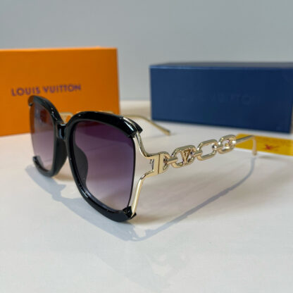 LOUIS VUITTON Fashion Sunglasses - Image 4