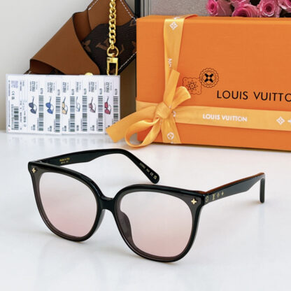 LOUIS VUITTON Fashion Sunglasses - Image 4