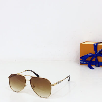 LOUIS VUITTON Fashion Sunglasses - Image 4
