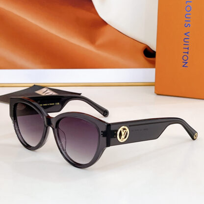 LOUIS VUITTON Fashion Sunglasses - Image 4