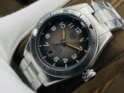 TAGHeuer vintage style mechanical watch - Image 3