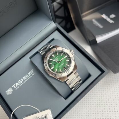 TAGHeuer Aquaracer Series Multi-Function Watch - Image 3