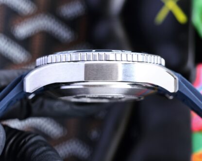 TAGHeuer Aquaracer Series Automatic Mechanical Watch - Image 3