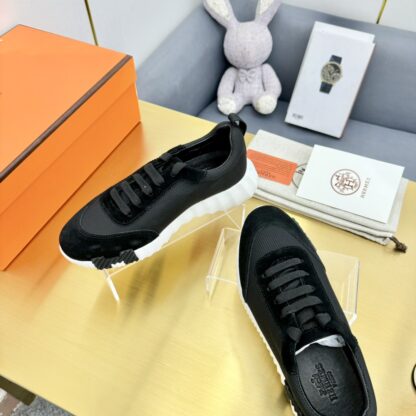 Hermès Spring/Summer Black, White and Red Couple Classic Sports Shoes - Image 3