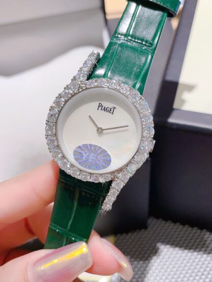 Piaget's classic feminine watch - Image 3