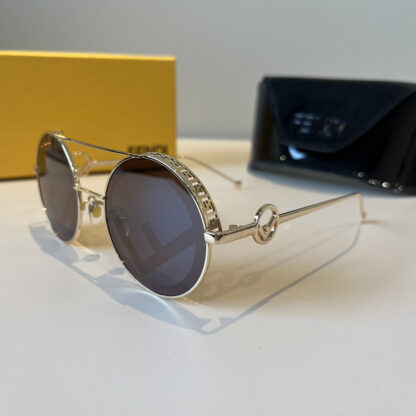 FENDI fashion trend sunglasses - Image 4