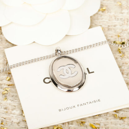 Chanel 25s silver mirror necklace - Image 3