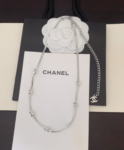 Chanel platinum flower cc necklace - Image 3
