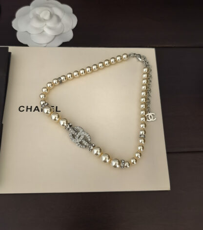 Chanel platinum full diamond cc pearl necklace - Image 3