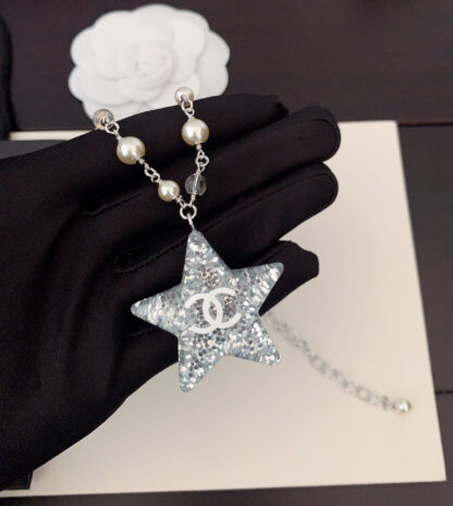 Chanel platinum resin five-pointed star necklace - Image 3
