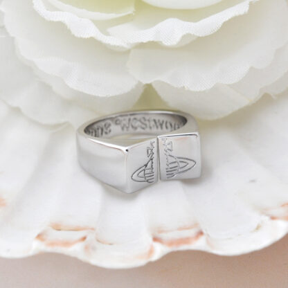Vivienne Westwood Cracked Square Saturn Ring - Image 3