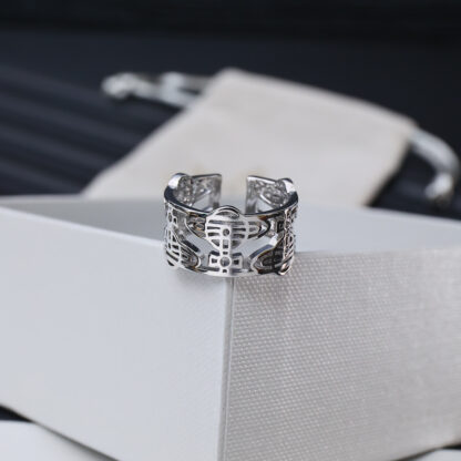 Vivienne Westwood Shooting Star Ring - Image 3