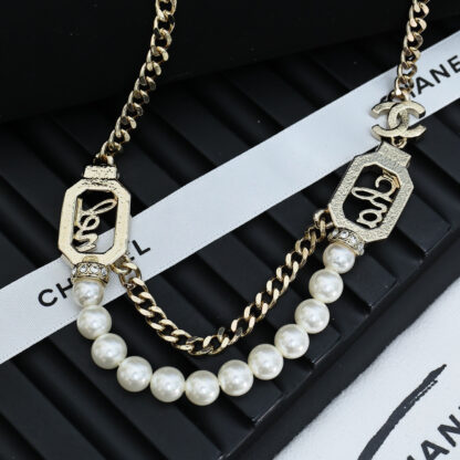 Chanel Vintage Small Square Pearl Necklace - Image 3