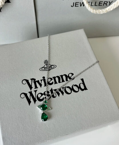 Vivienne Westwood simple and elegant necklace - Image 3