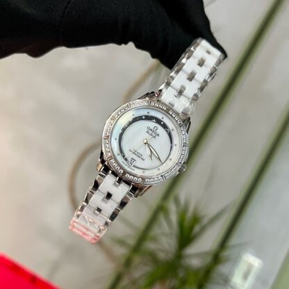 Omega Elegant Women's Watch - Image 3