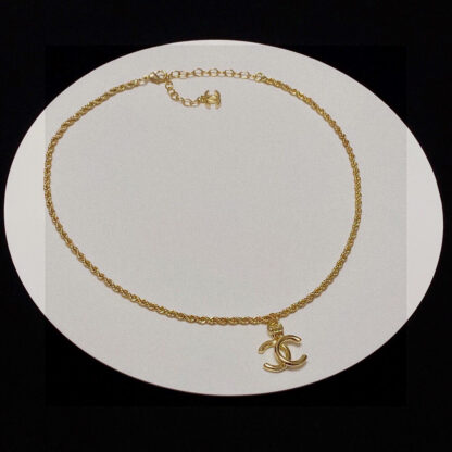 Chanel Classic Gold Pendant Necklace - Image 3