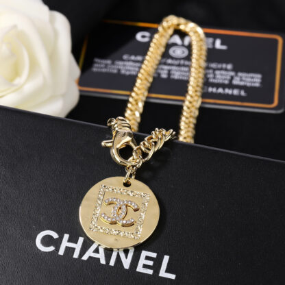 Chanel exquisite pendant fashion necklace - Image 3
