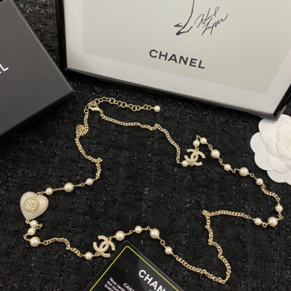 Chanel Delicate Heart Pearl Necklace - Image 4