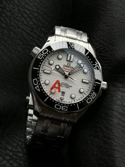 Omega New Seamaster 300m - Image 3