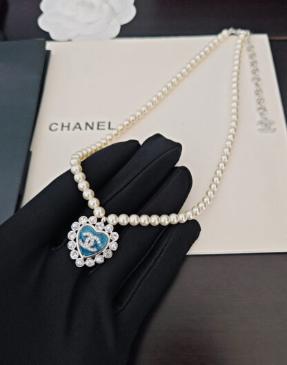 Chanel Blue Heart Pearl Necklace - Image 4