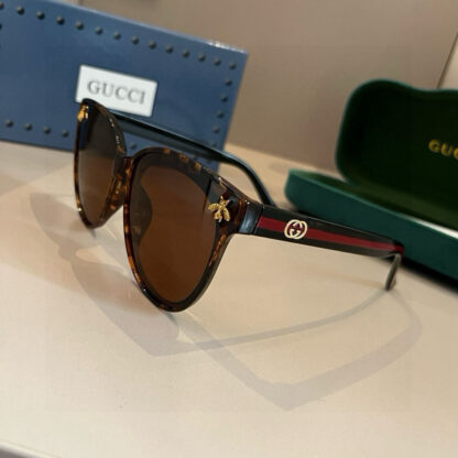 Gucci fashion sunglasses - Image 3