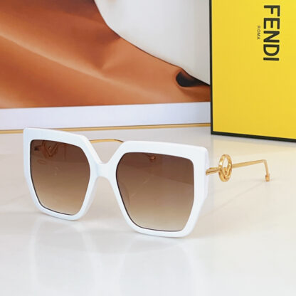 FENDI fashion trend sunglasses - Image 4