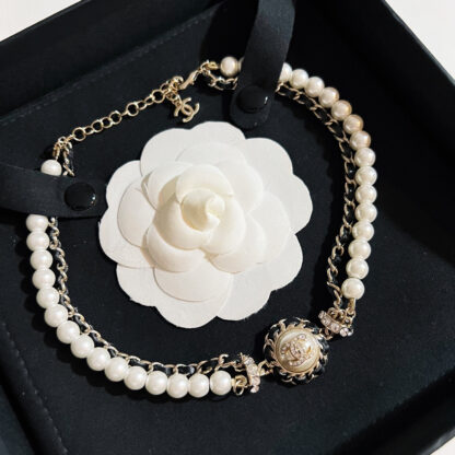 Chanel leather pearl necklace - Image 2