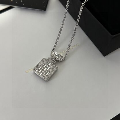 Chanel elegant vintage fashion necklace - Image 3