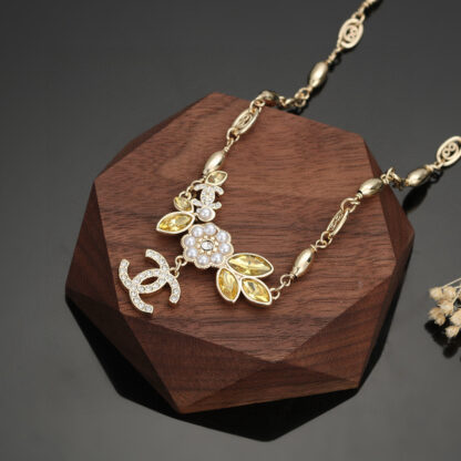Chanel Camellia Gold Necklace - Image 3