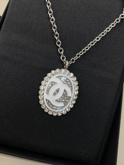 Chanel Diamond cc Pearl Series Simple Necklace - Image 4