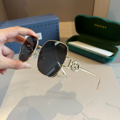 Gucci fashion sunglasses - Image 3