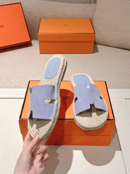 Hermès' latest light purple spring and summer refreshing and comfortable straw slippers - Image 3