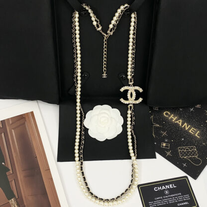 Chanel rhinestone textured double c pearl leather chain - Image 4