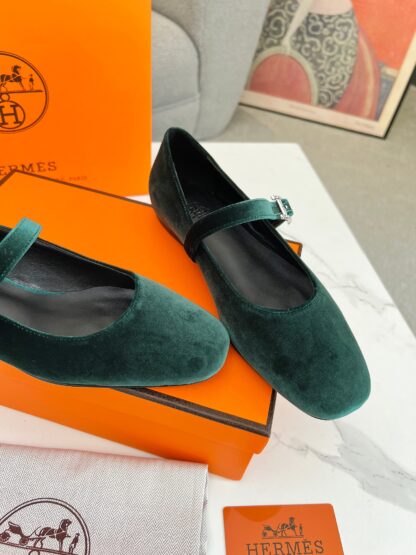 Hermès new dark green handmade comfortable trendy loafers
